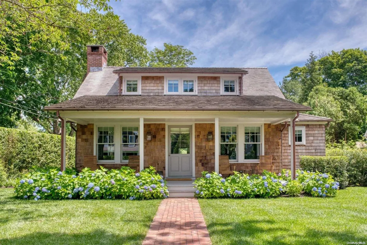 The Hamptons Real Estate | View 128 Halsey Street | 4 Beds, 4 Baths