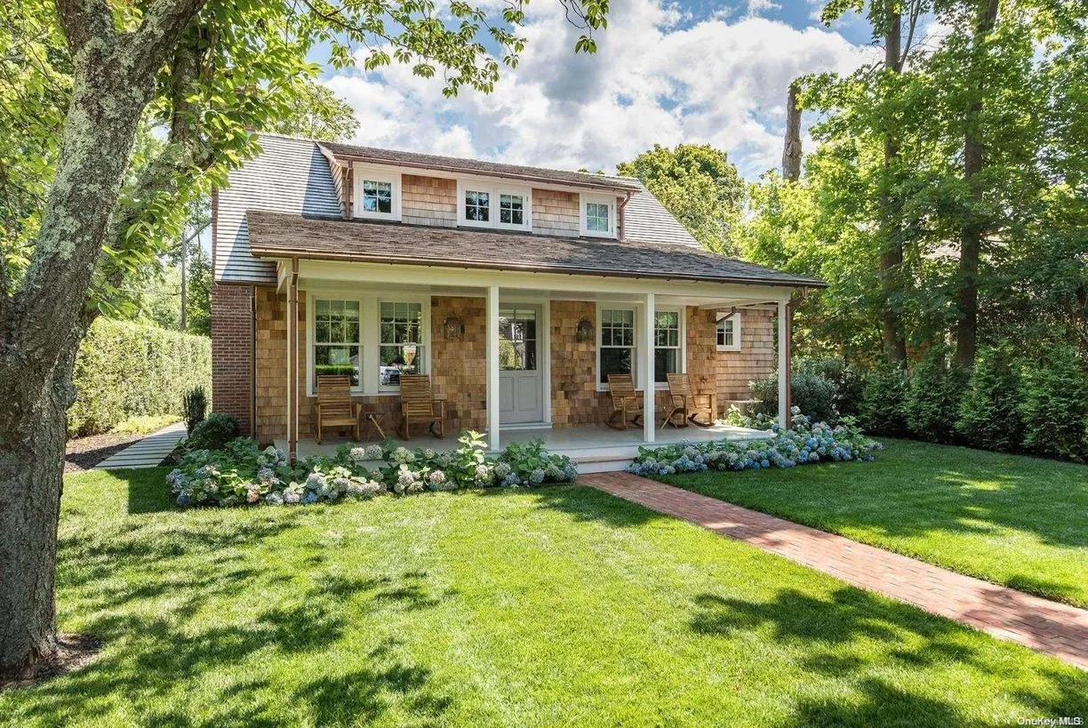 The Hamptons Real Estate | View 128 Halsey Street | Listing