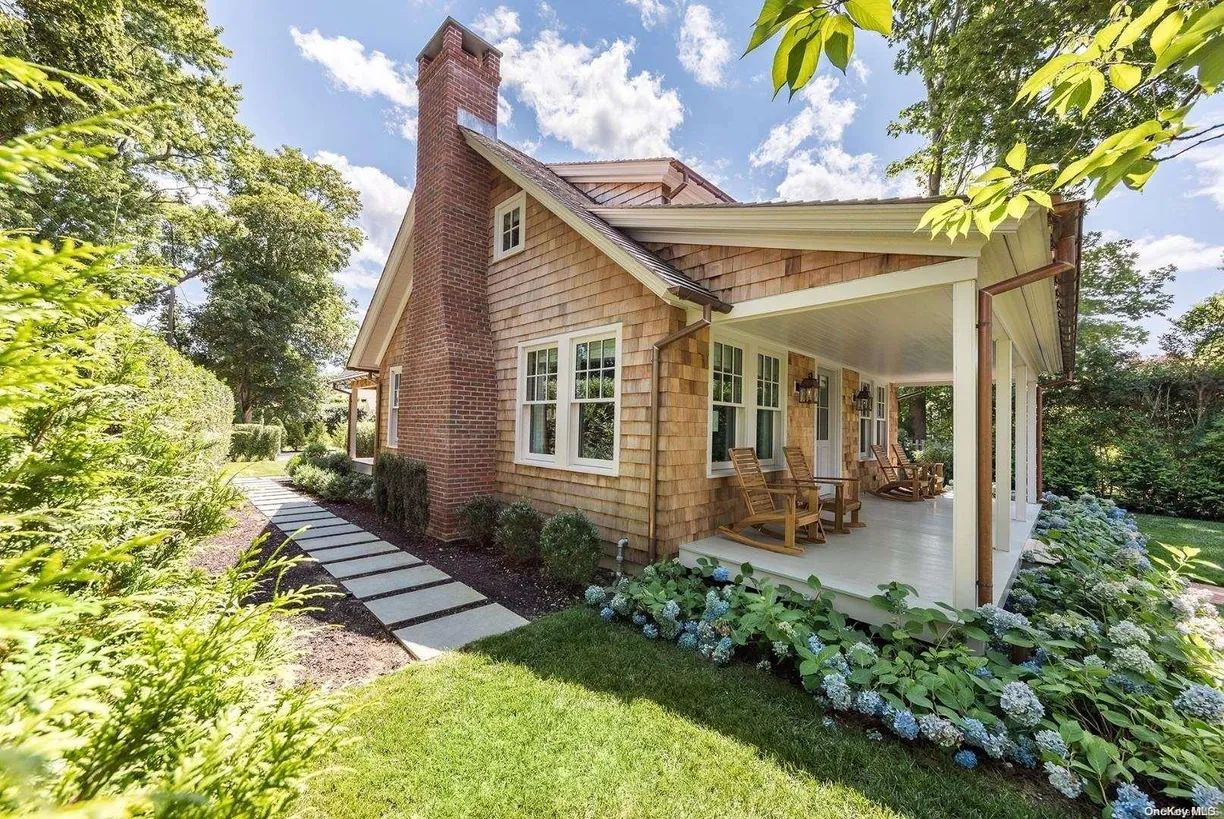 The Hamptons Real Estate | View 128 Halsey Street | Listing
