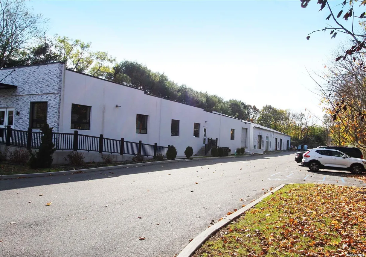 The Hamptons Real Estate | View 137 Montauk Highway | Listing