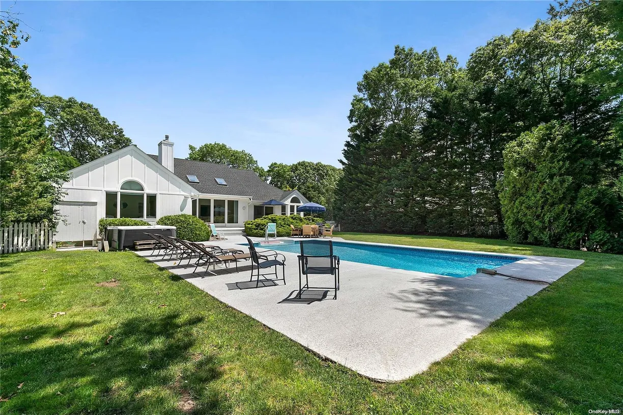 The Hamptons Real Estate | View 43 Bridle Path | Listing