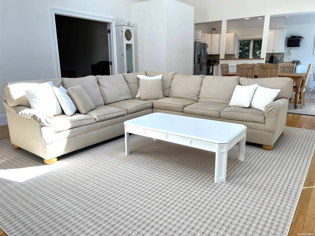 The Hamptons Real Estate | View 43 Bridle Path | Listing