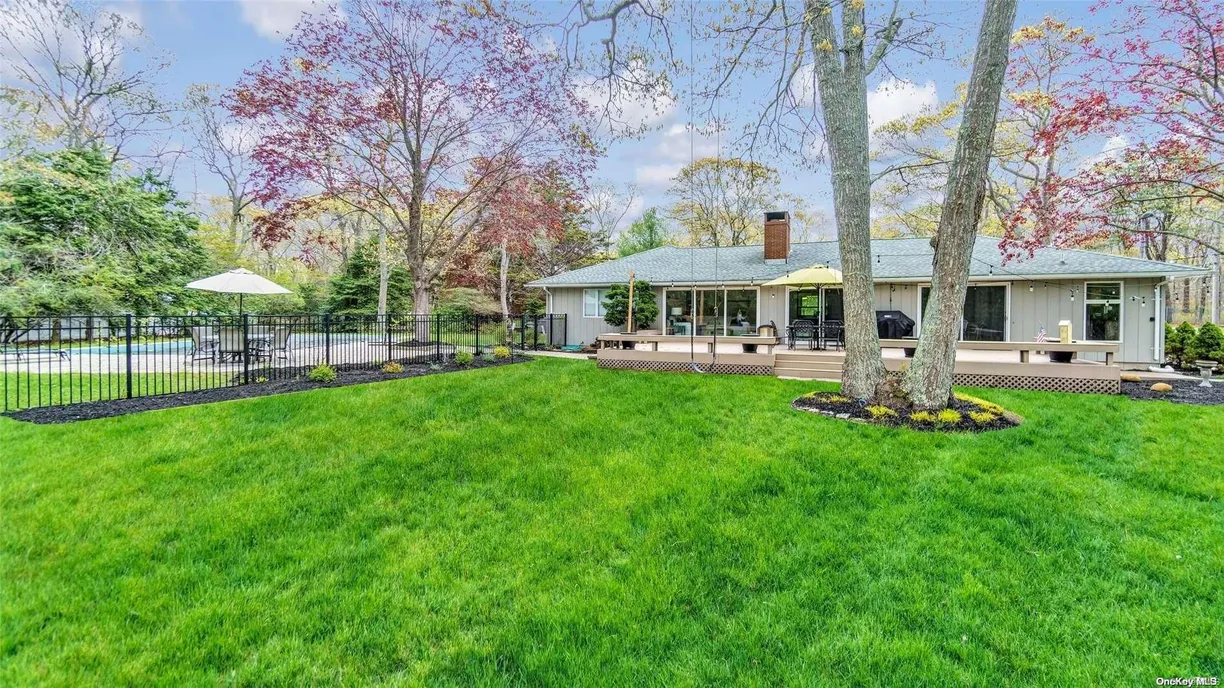 The Hamptons Real Estate | View 8 Coolidge Lane | Listing