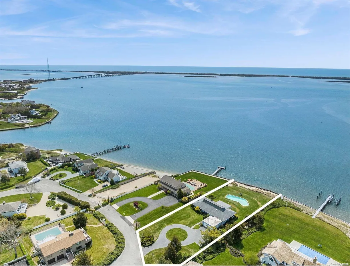 The Hamptons Real Estate | View 41 Oak Lane | Listing