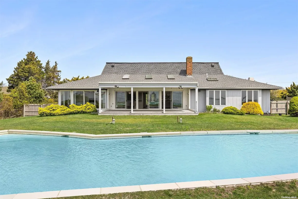 The Hamptons Real Estate | View 41 Oak Lane | Listing