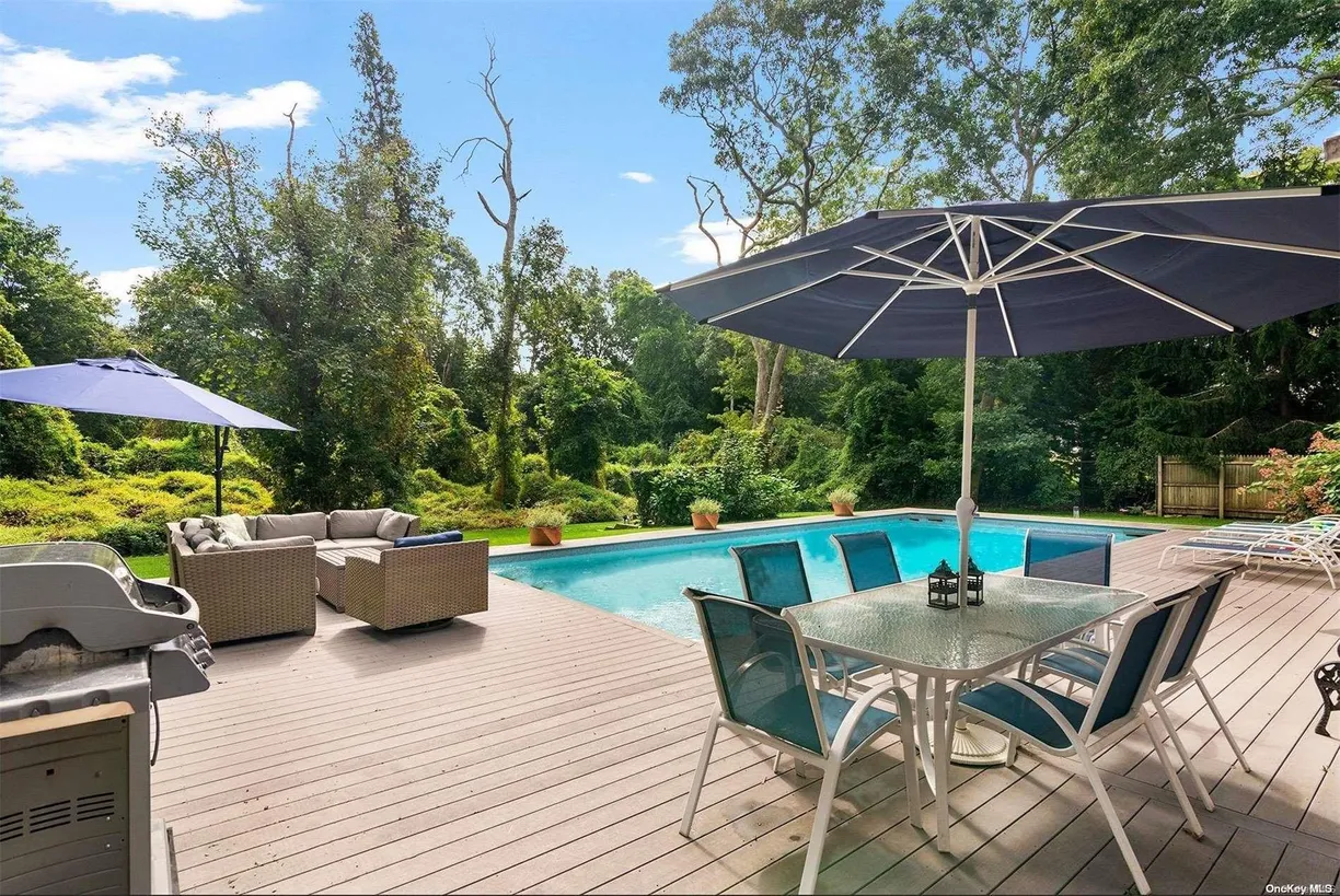 The Hamptons Real Estate | View 20 Cutter Court | Listing