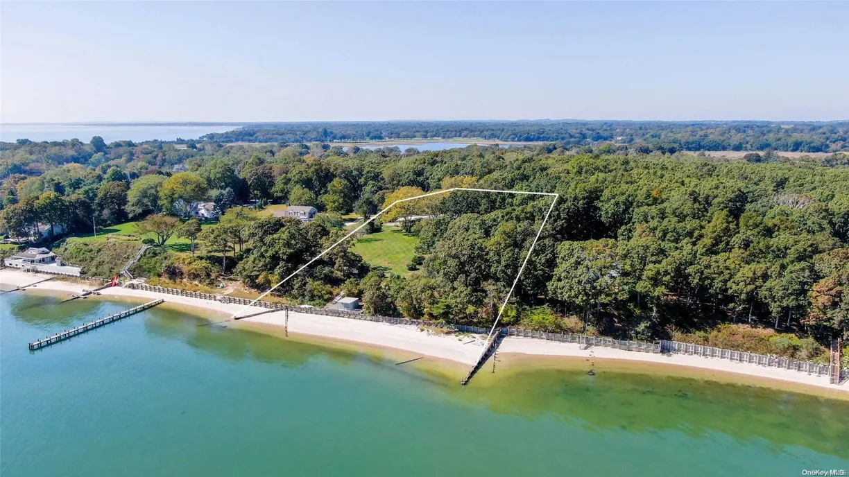 The Hamptons Real Estate | View 189 Old Harbor Road | Listing