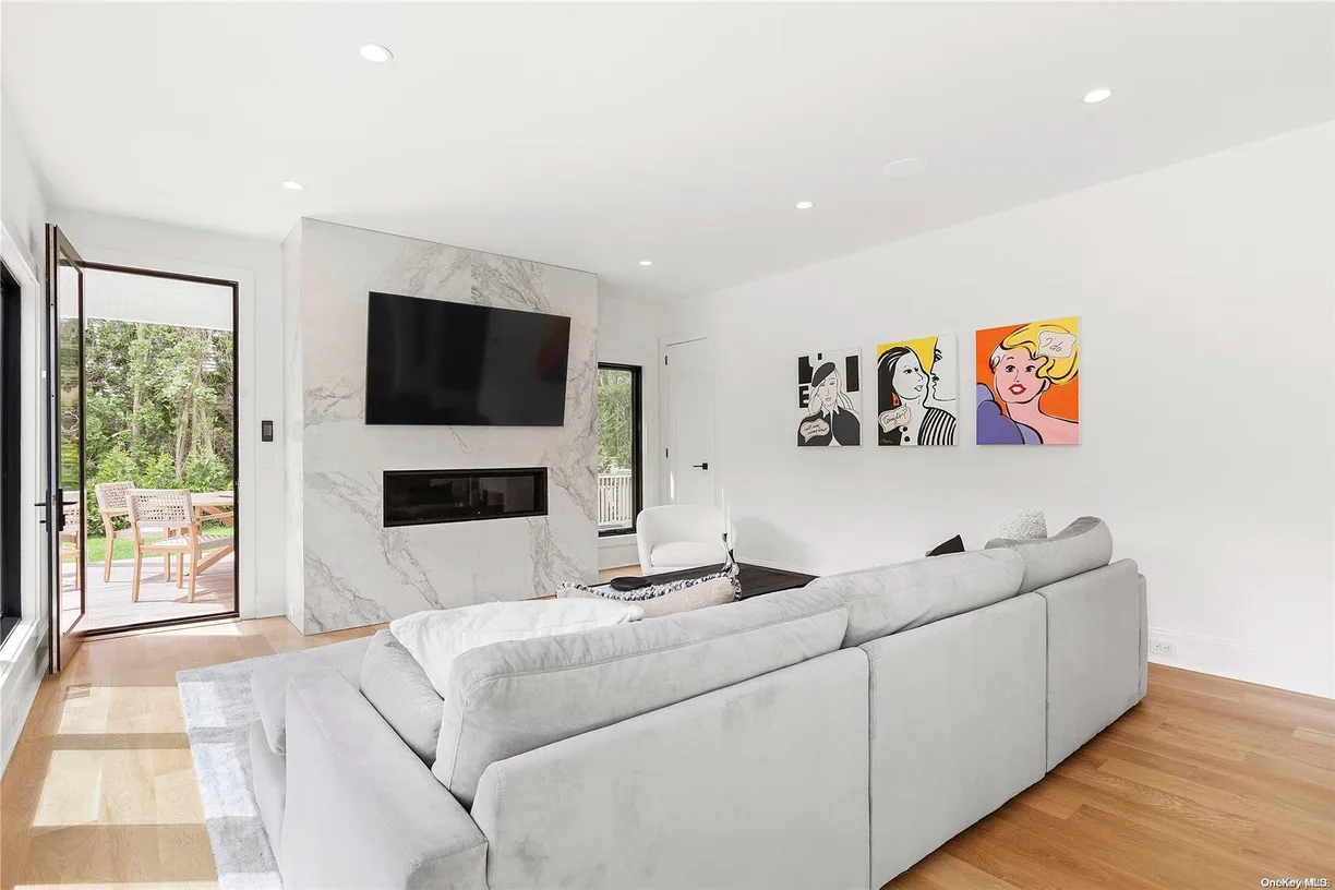The Hamptons Real Estate | View 38 Sherrill | Listing