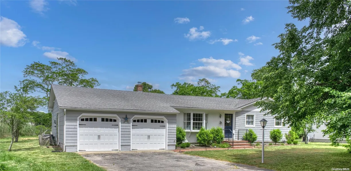 The Hamptons Real Estate | View 1175 Waterview Drive | 3 Beds, 3 Baths