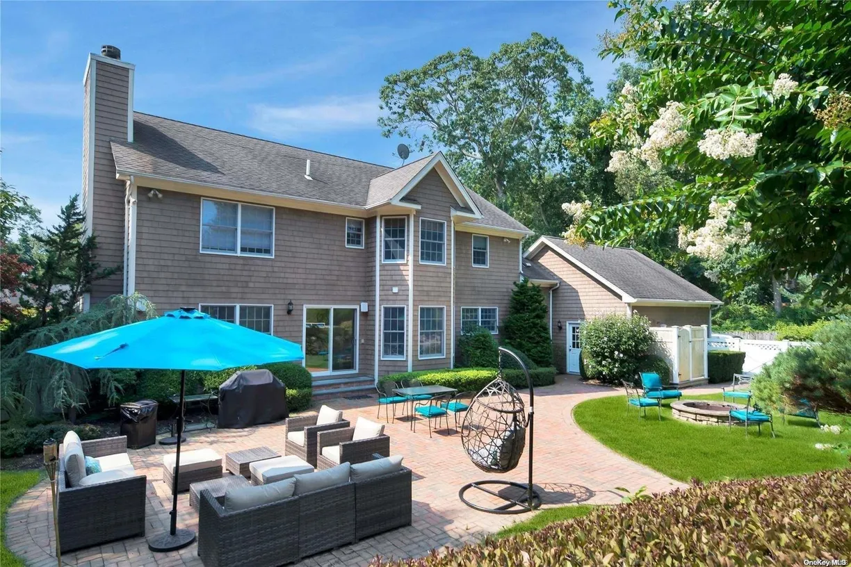The Hamptons Real Estate | View 1460 Hillcrest Drive | 4 Beds, 2 Baths