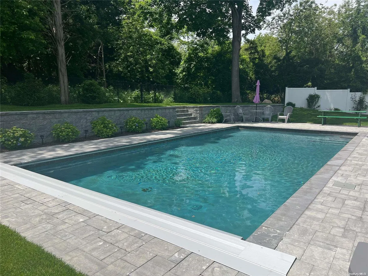 The Hamptons Real Estate | View 505 Saltaire Way | Listing
