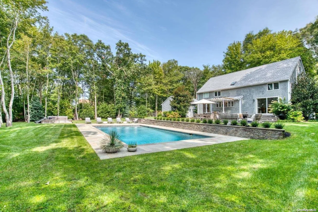 The Hamptons Real Estate | View 43 Scrimshaw Drive | Listing