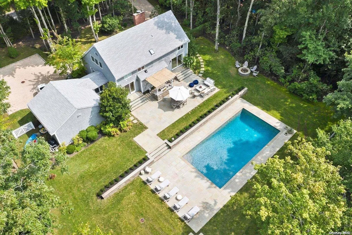 The Hamptons Real Estate | View 43 Scrimshaw Drive | 4 Beds, 4 Baths