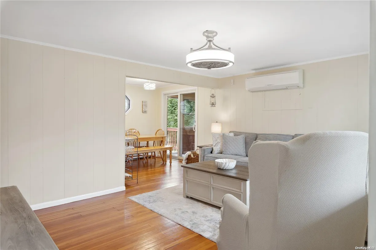 The Hamptons Real Estate | View 220 Fiddler Lane | Listing