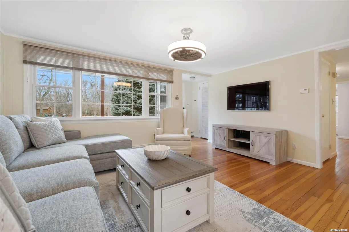 The Hamptons Real Estate | View 220 Fiddler Lane | Listing