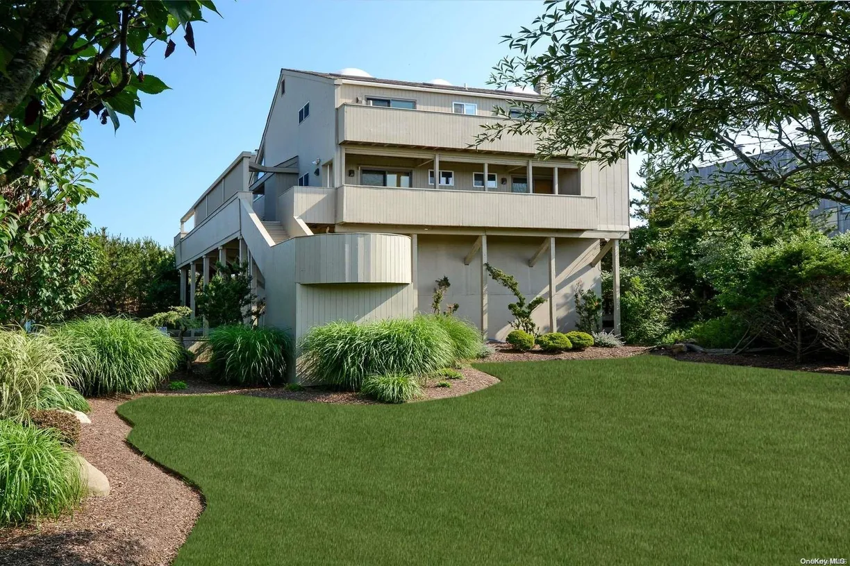 The Hamptons Real Estate | View 391 Dune Road | 4 Beds, 3 Baths