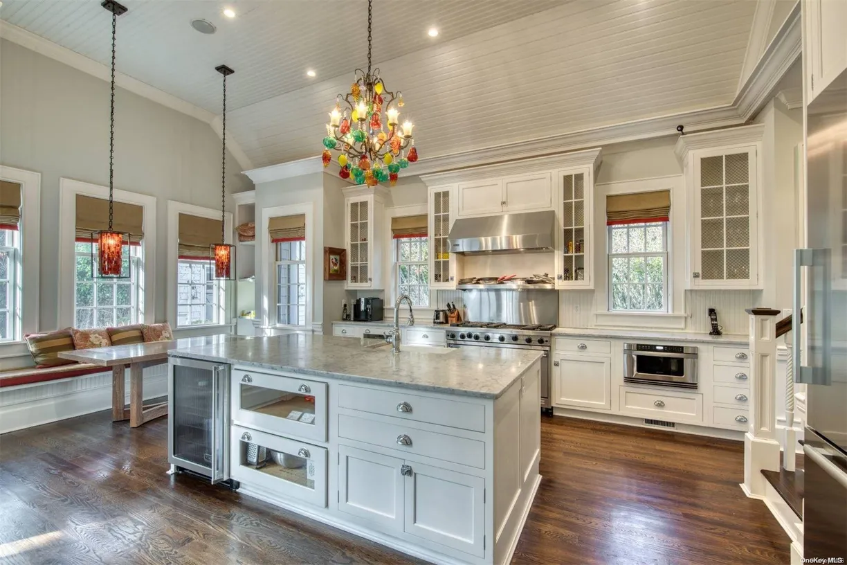 The Hamptons Real Estate | View 115 Toylsome Lane | Listing