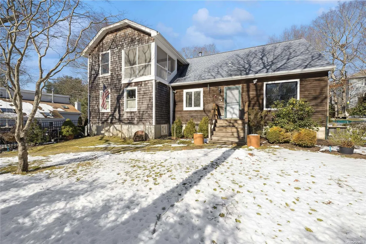 The Hamptons Real Estate | View 21 Harbor View Avenue | 5 Beds, 3 Baths