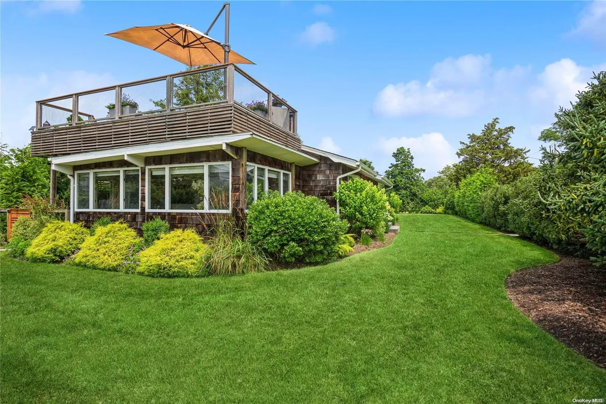 The Hamptons Real Estate | View 39 Rogers Lane | Listing
