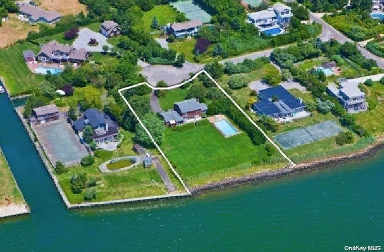 The Hamptons Real Estate | View 5 Bayberry Lane | Listing
