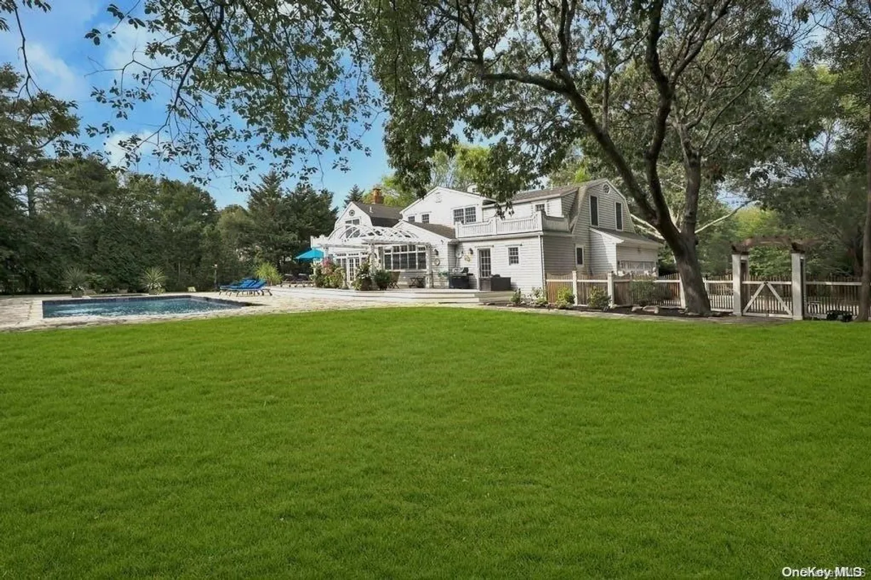The Hamptons Real Estate | View 11 Pheasant Lane | 4 Beds, 4 Baths
