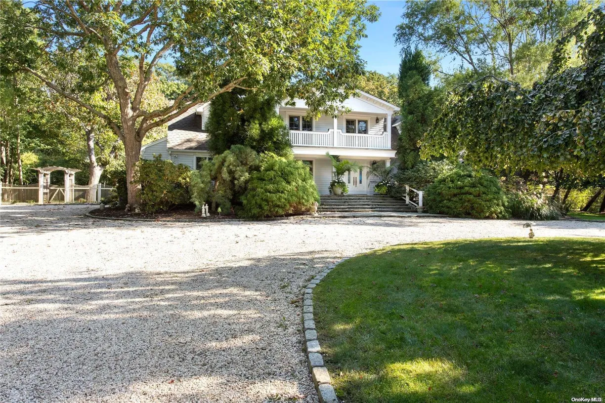 The Hamptons Real Estate | View 11 Pheasant Lane | Listing