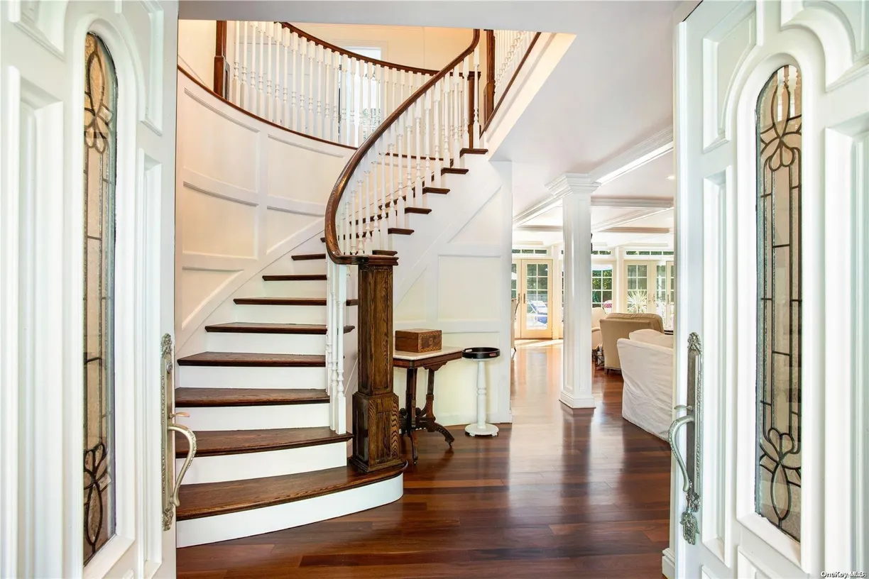 The Hamptons Real Estate | View 11 Pheasant Lane | Listing