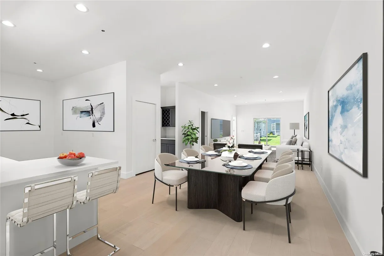 The Hamptons Real Estate | View 21 Montauk Hwy #3, 3 | 2 Beds, 2 Baths