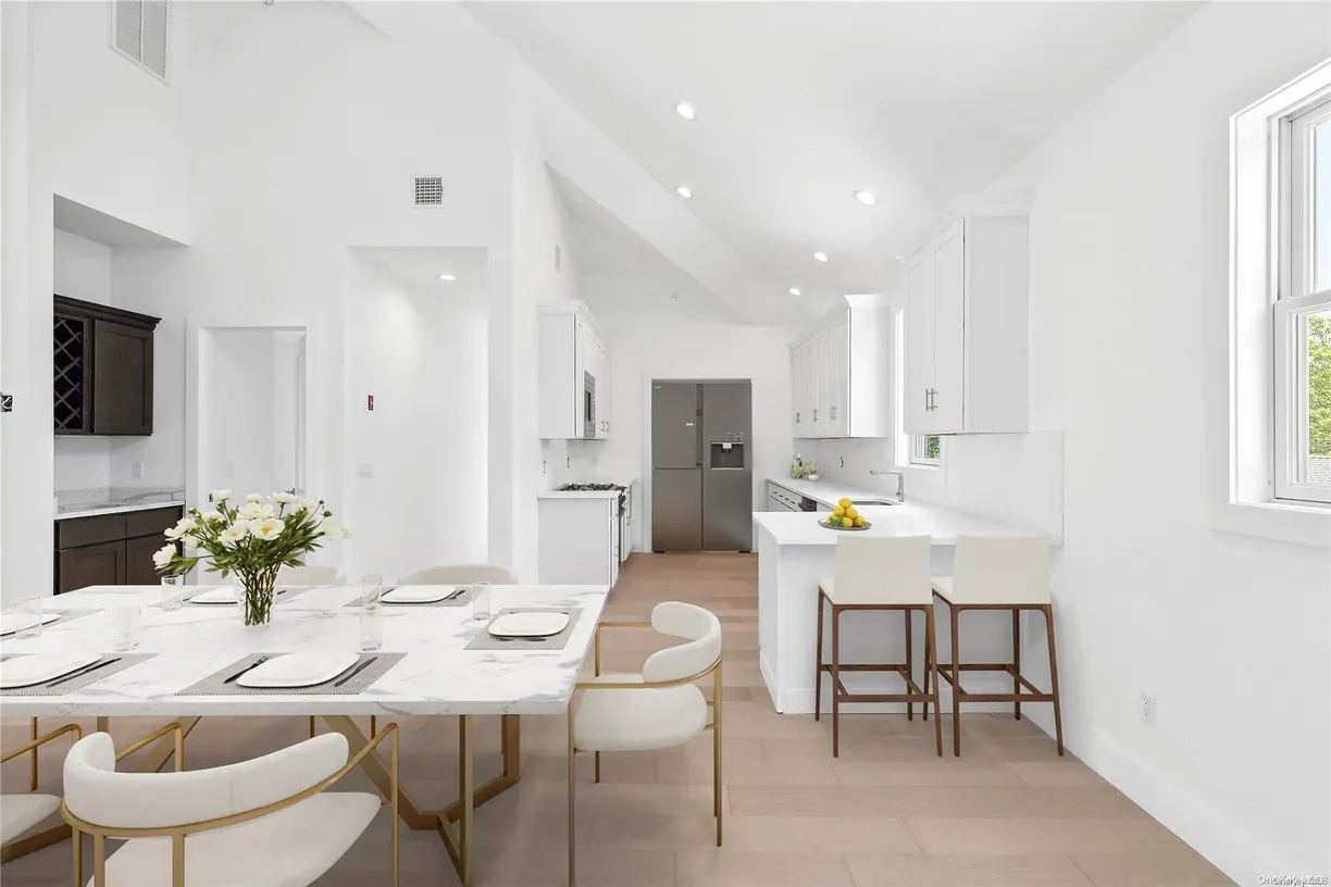 The Hamptons Real Estate | View 21 Montauk Hwy #9, 9 | 2 Beds, 2 Baths