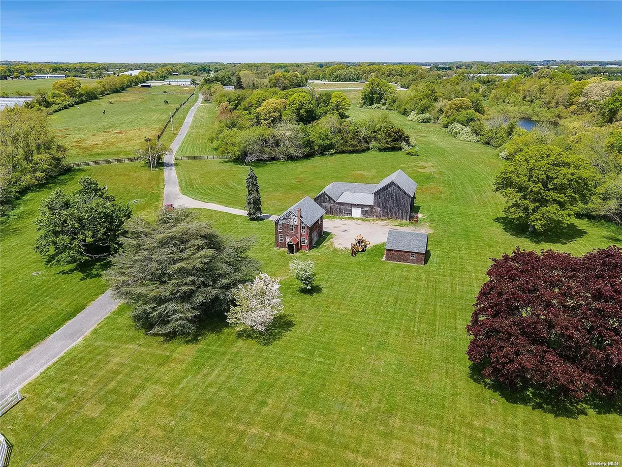 The Hamptons Real Estate | View 1408 Main Road | Listing