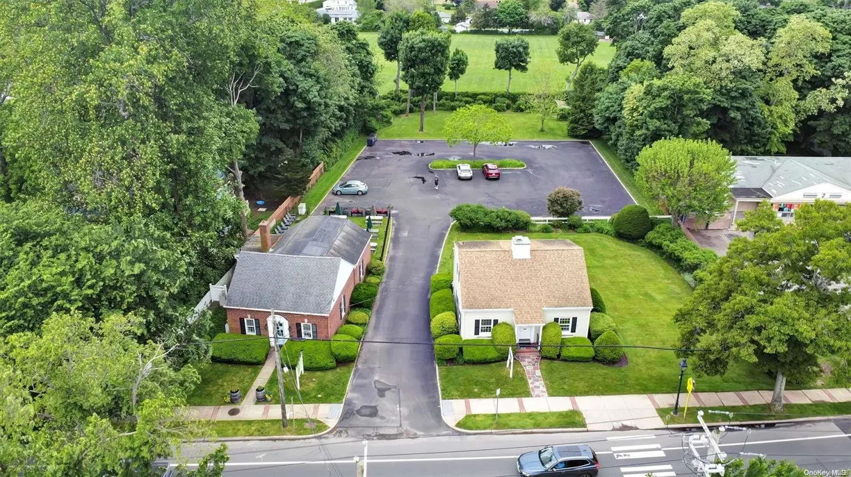 The Hamptons Real Estate | View 28785 Main Road | Listing