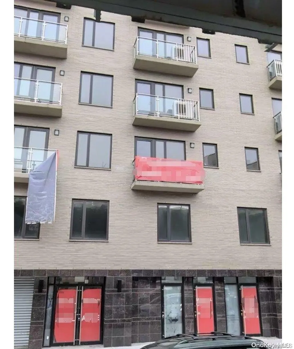 New York City Real Estate | View 3063 31st Street, 405 | 1 Bed, 1 Bath