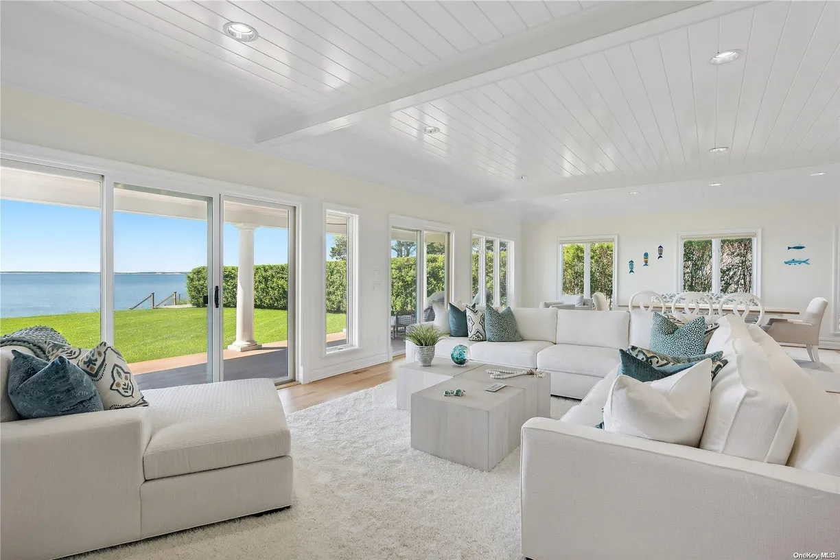 The Hamptons Real Estate | View 2100 Park Avenue | Listing