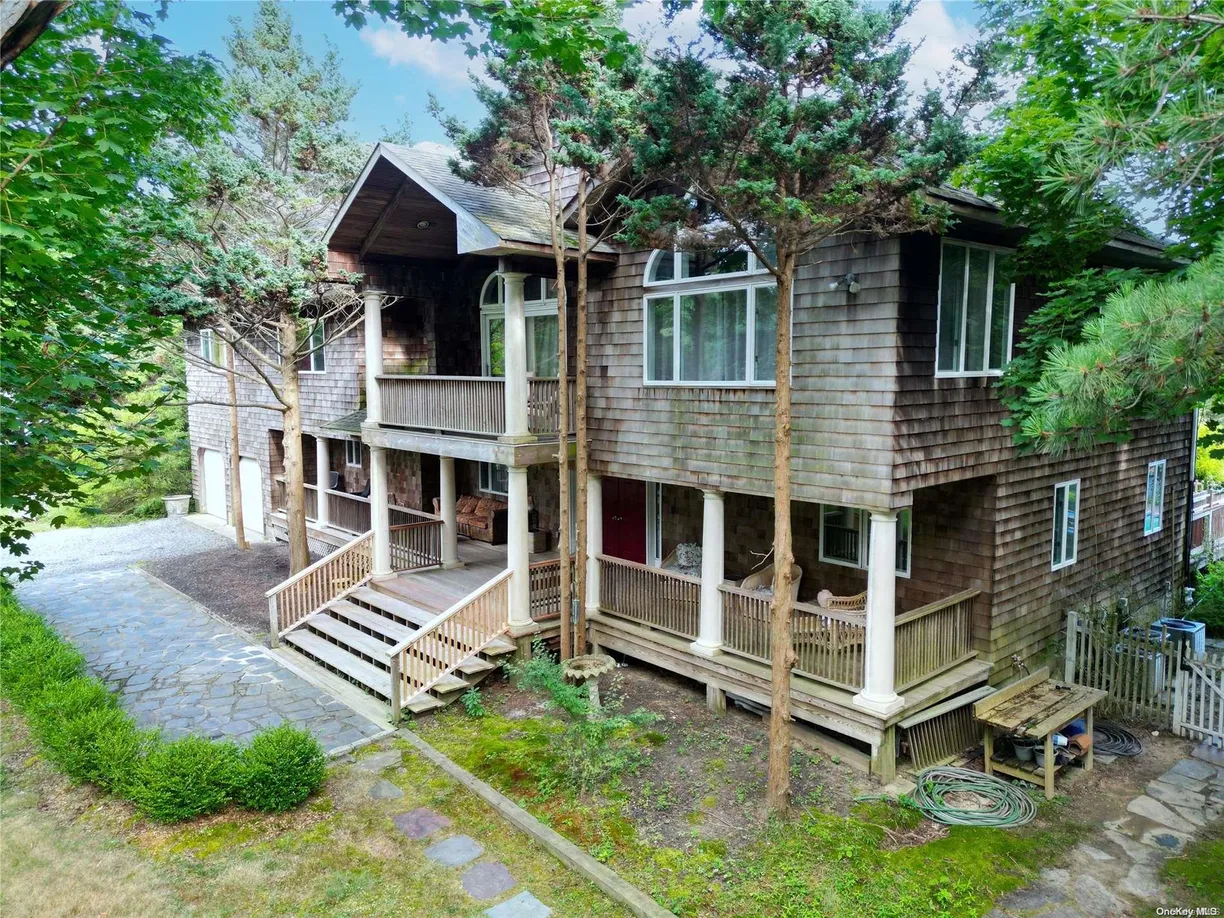 The Hamptons Real Estate | View 28 Club Lane | Listing