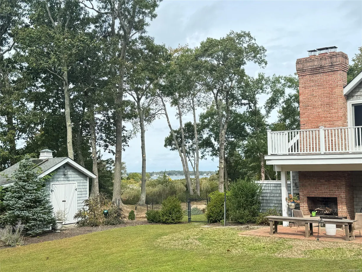 The Hamptons Real Estate | View 10947 N Bayview Road | Listing