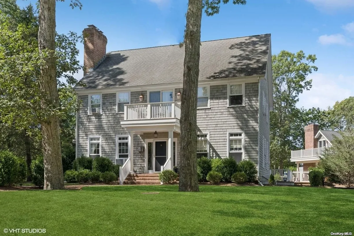 The Hamptons Real Estate | View 10947 N Bayview Road | Listing