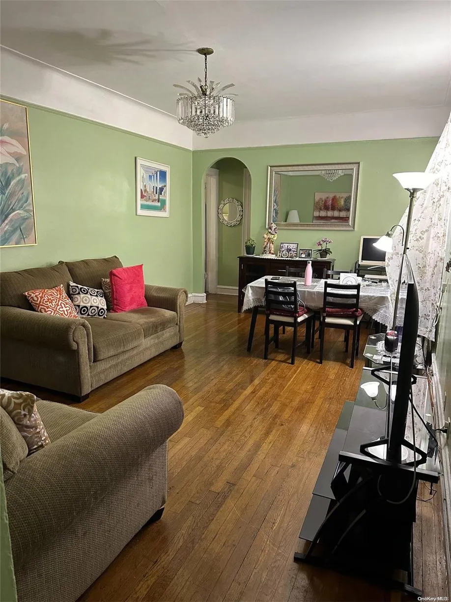 New York City Real Estate | View 45-20 43rd Street, 1D | Listing