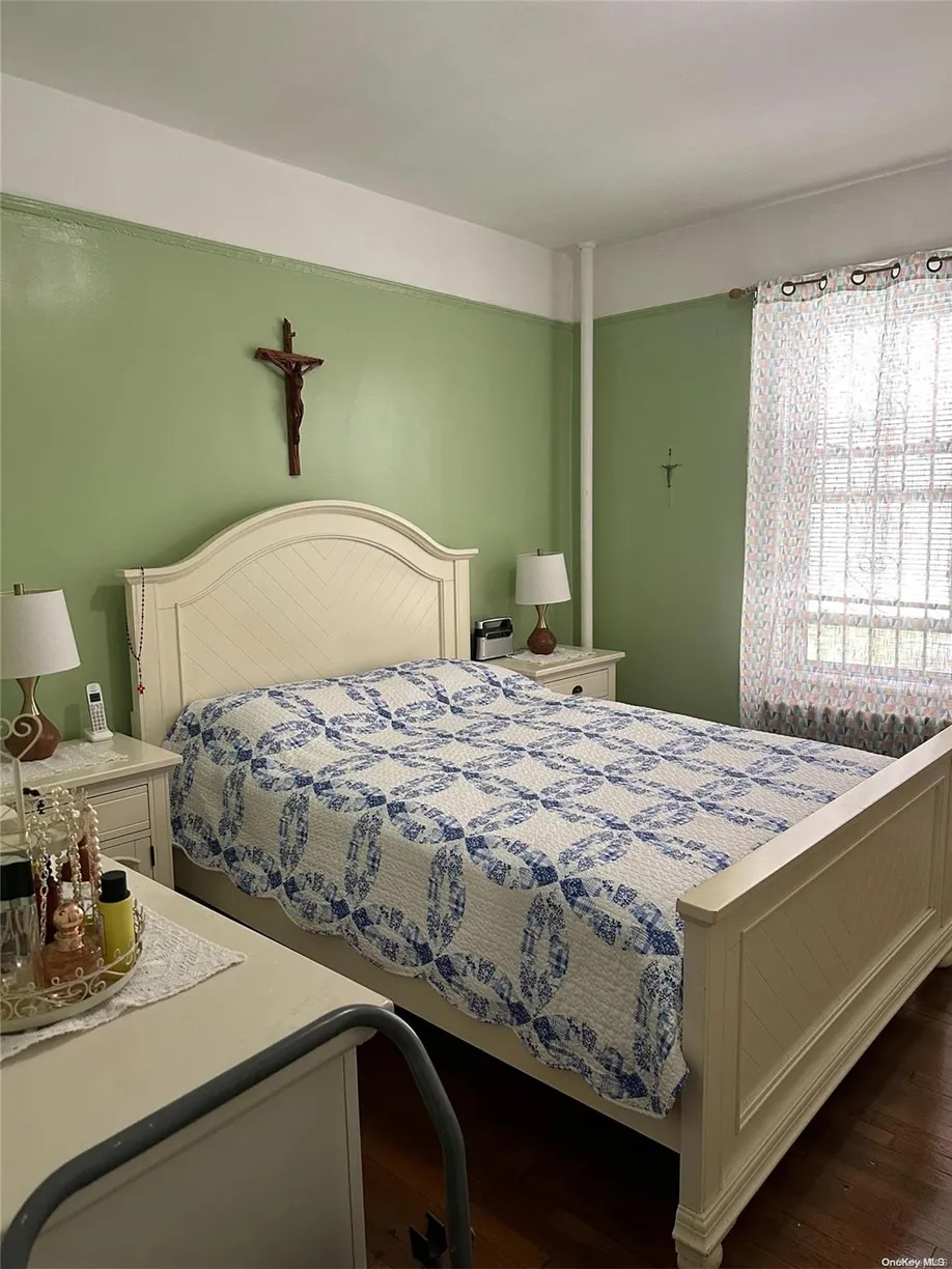 New York City Real Estate | View 45-20 43rd Street, 1D | Listing
