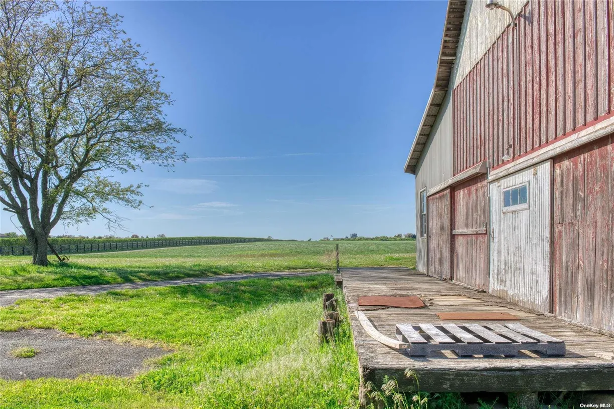 The Hamptons Real Estate | View 1110 Terry Lane | Listing