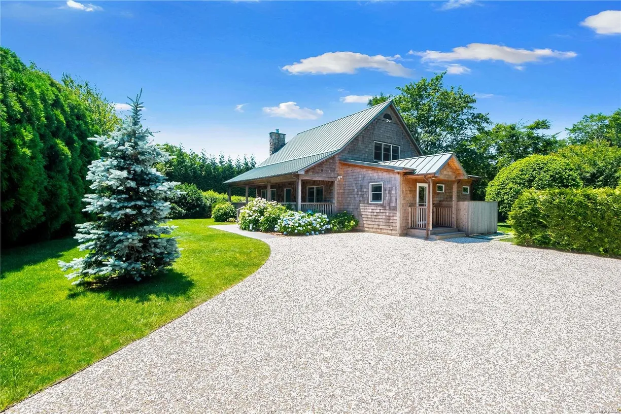 The Hamptons Real Estate | View 176 Sag Harbor | 4 Beds, 2 Baths