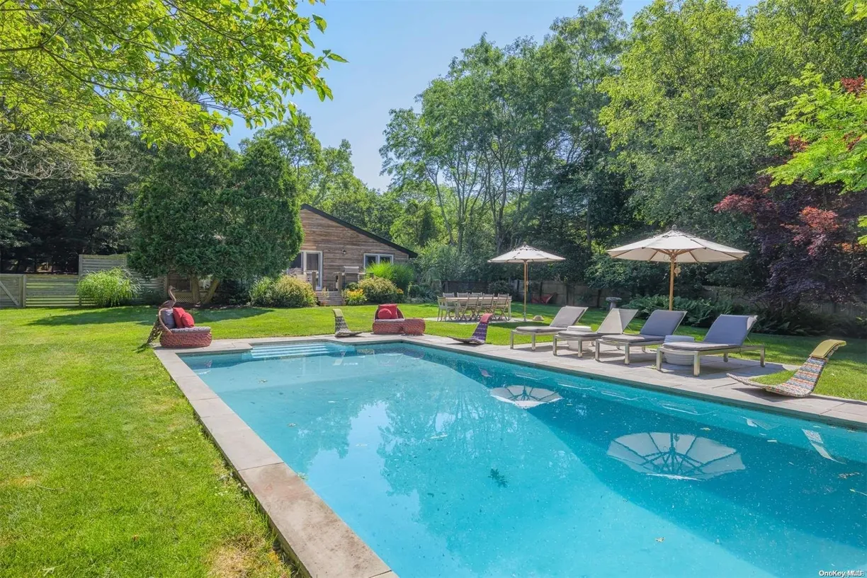 The Hamptons Real Estate | View 300 N Sea Mecox Road | Listing