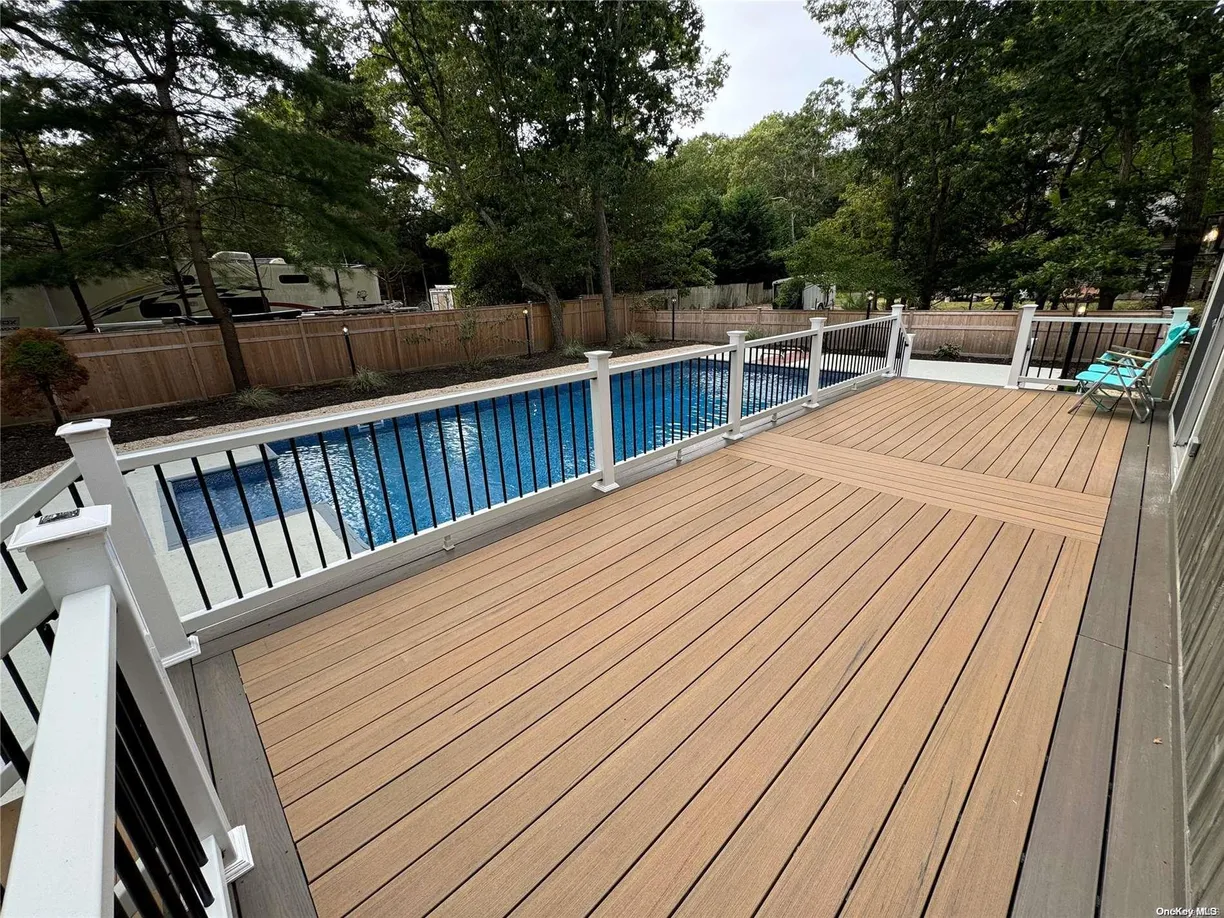 The Hamptons Real Estate | View 102 Gardiner Avenue | Listing