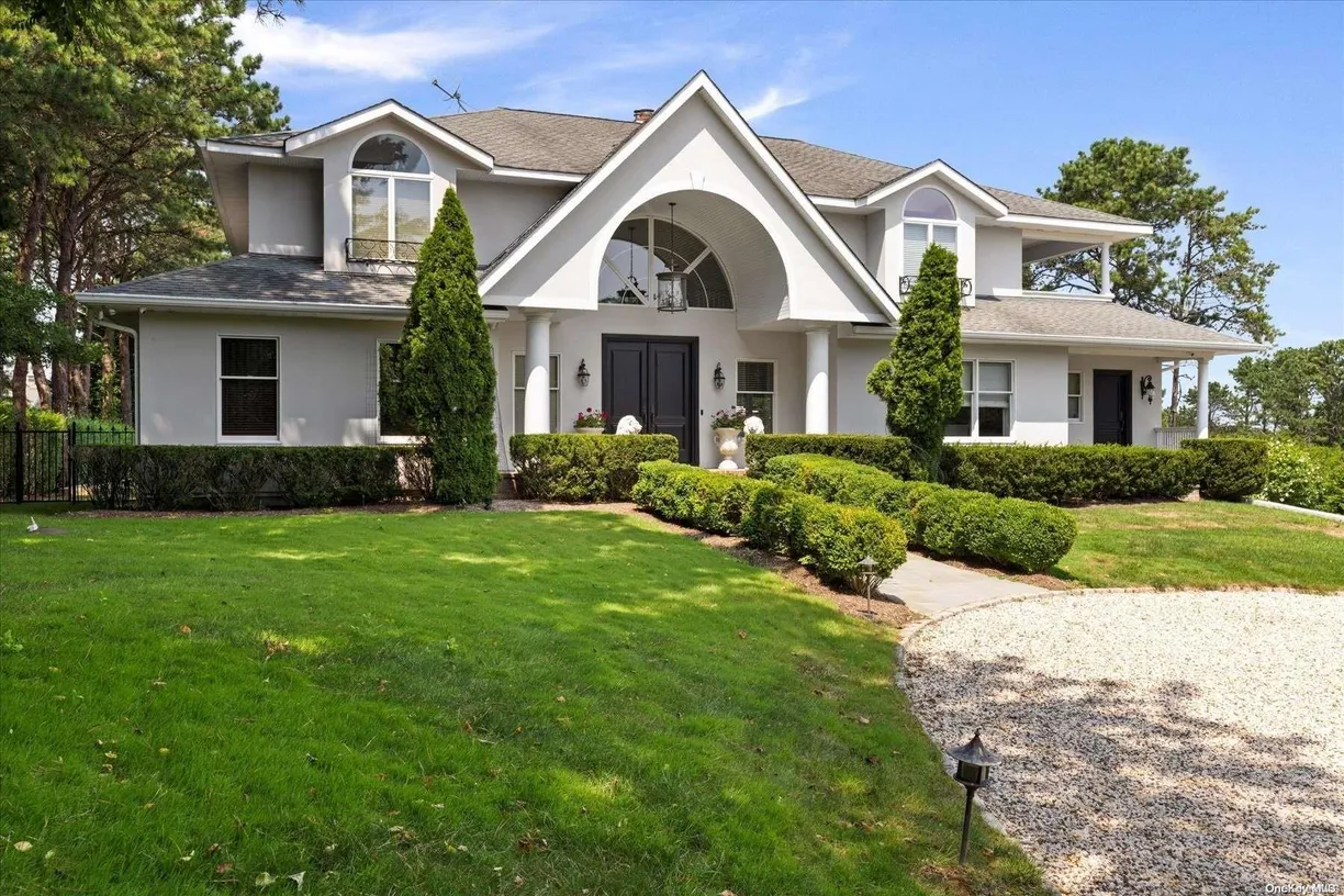 The Hamptons Real Estate | View 31 Blackwatch Court | Listing