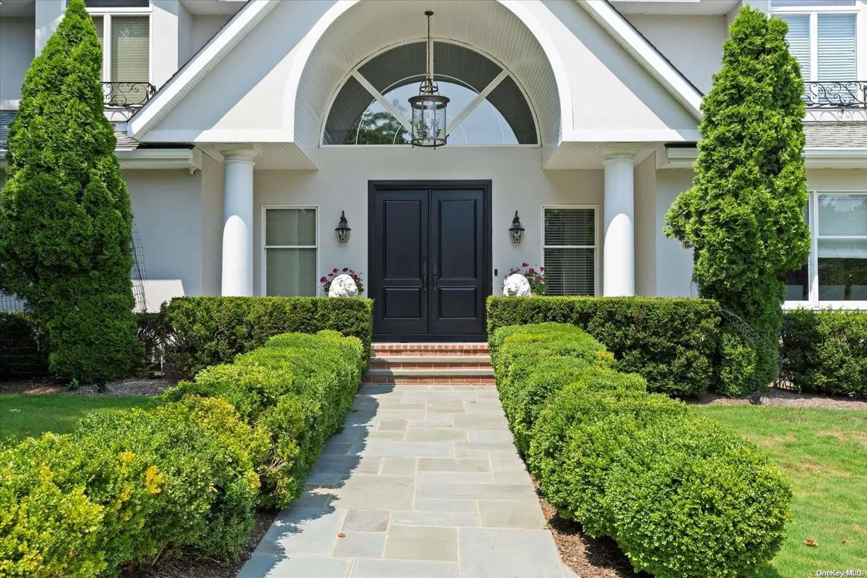 The Hamptons Real Estate | View 31 Blackwatch Court | Listing