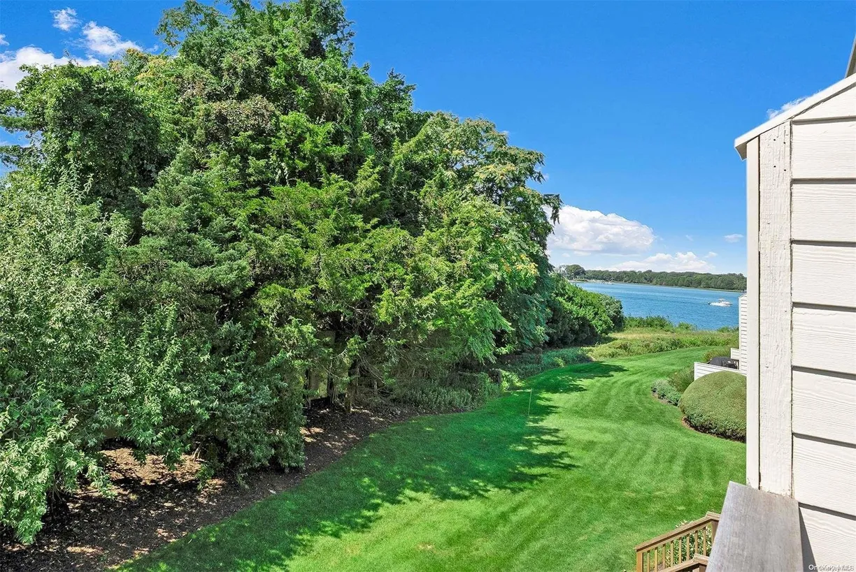 The Hamptons Real Estate | View 68 W Water Street | 3 Beds, 2 Baths