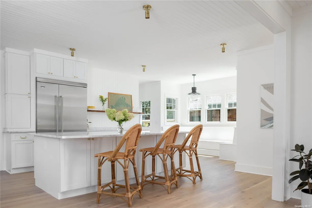 The Hamptons Real Estate | View 424 2nd Street | Listing