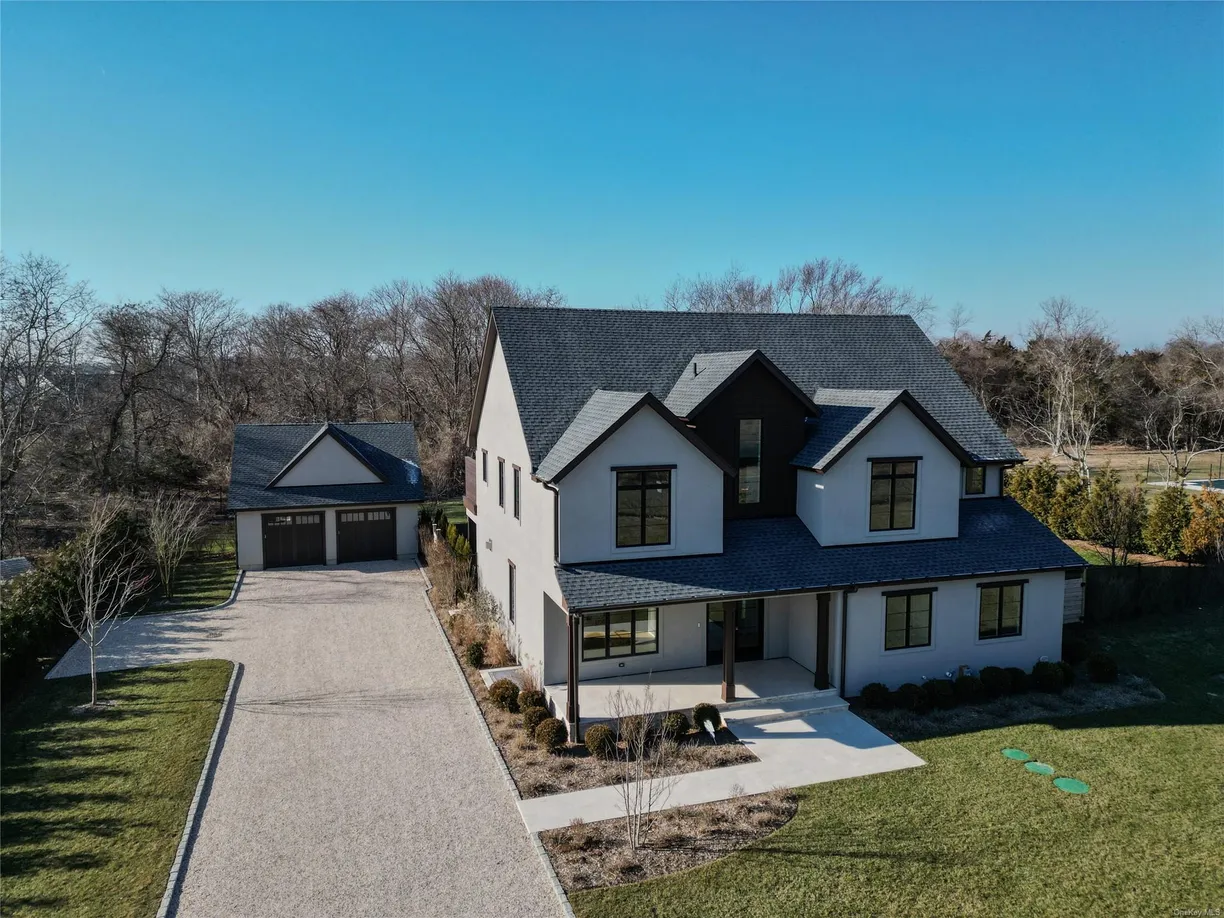 The Hamptons Real Estate | View 2350 Shipyard Lane | 5 Beds, 5 Baths