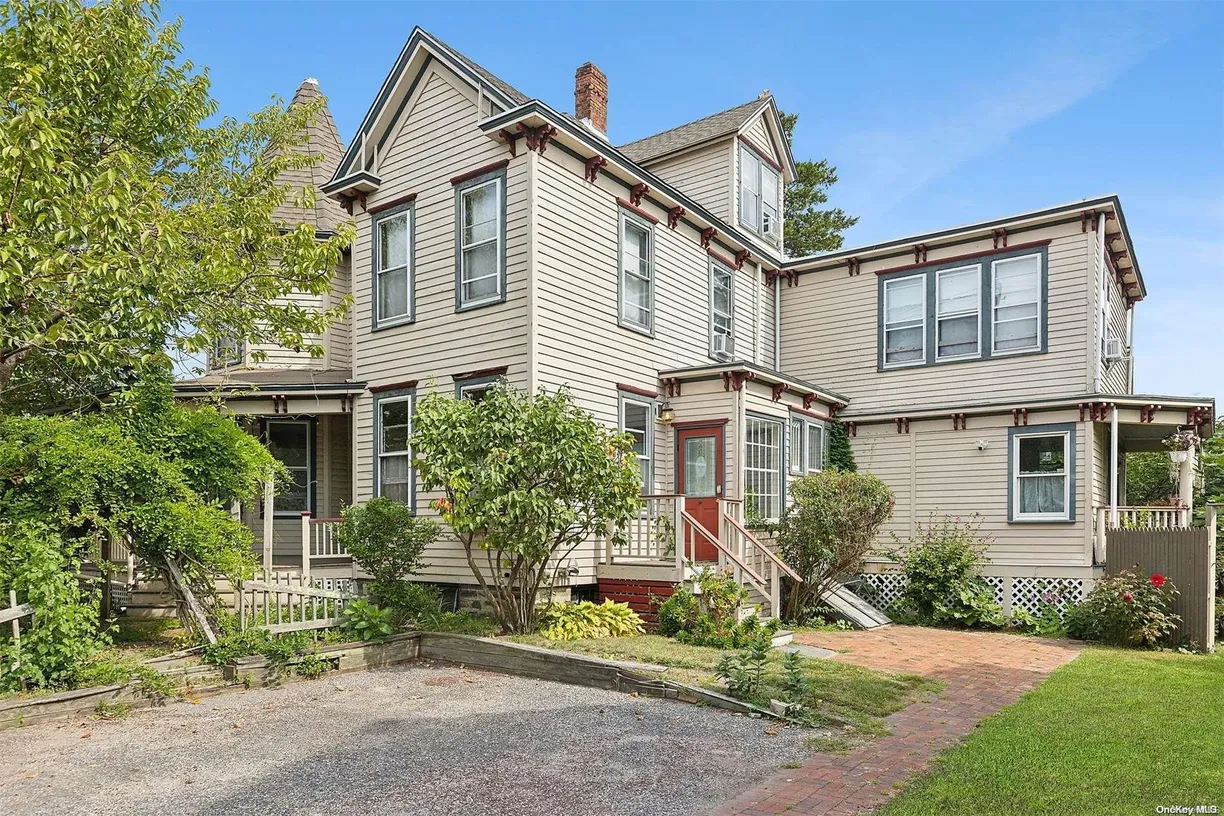 The Hamptons Real Estate | View 151 Bay Avenue | Listing