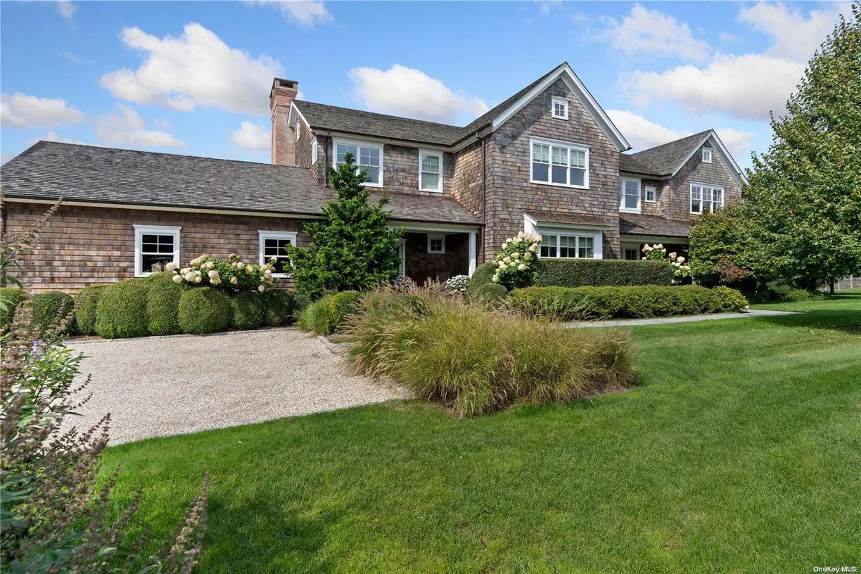 The Hamptons Real Estate | View 36 Chase Ct | Listing