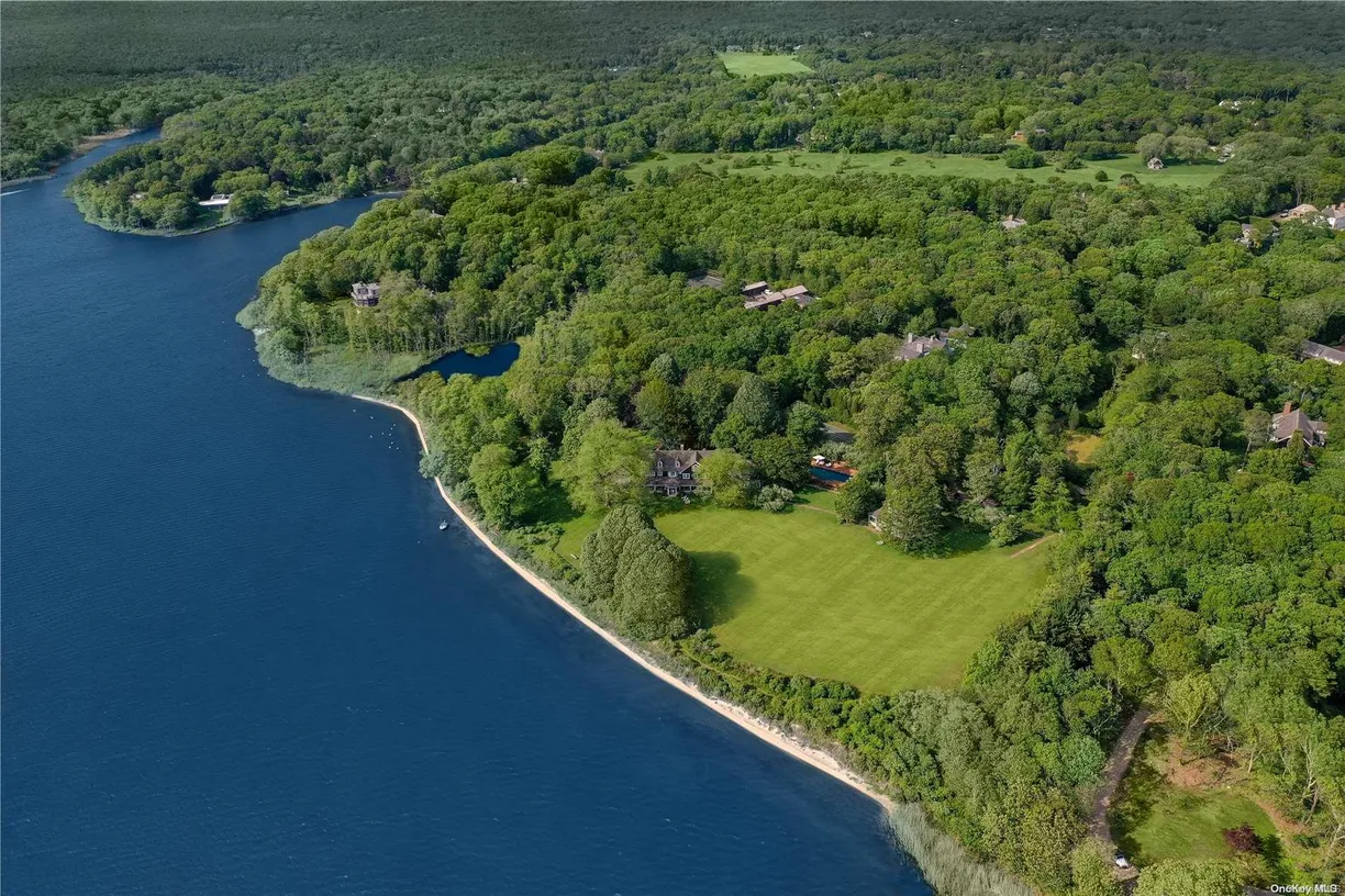 The Hamptons Real Estate | View 90 & 100 Briarpatch Road | 10 Beds, 12 Baths